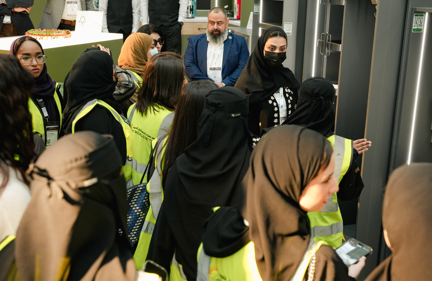 C:\Users\Admin\Desktop\nour